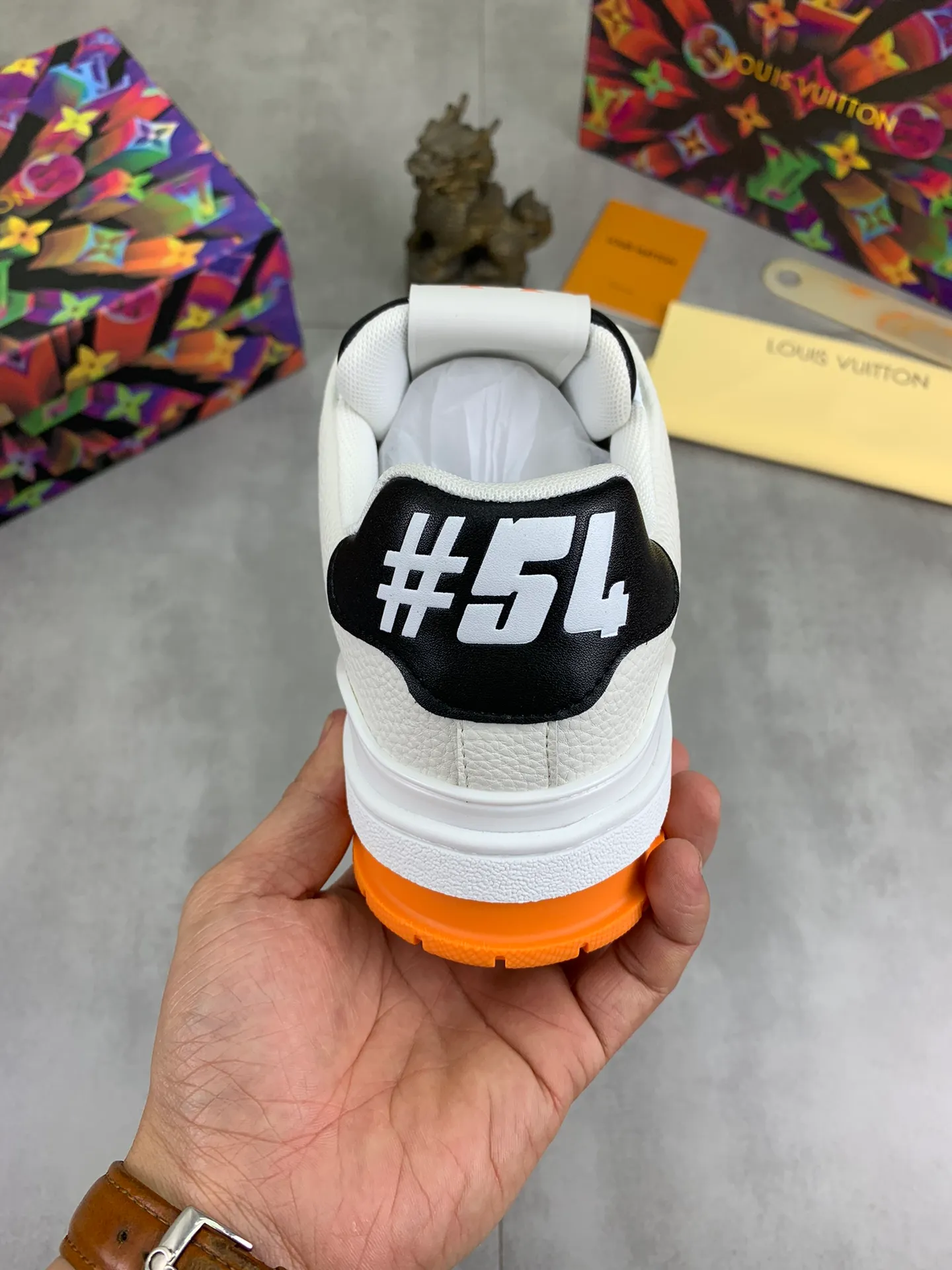 Men's shoes 💰P580 New style 💰💎💎Latest color High version 2025Louis*Vuitto* LV Traine Catwalk TRAINER outsole and fabric private model A shoe that definitely costs a lot of money and effort. This series was designed after the arrival of Vifgil. It is favored by many fans every season. Original TPU outsole Original packaging Men's size: 38-45 (46 can be customized) Color: 3️⃣ colors available (available from stock, super fast delivery)